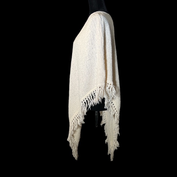 Bonnie Lee - 70's Cream V-Neck Fringe Poncho - OSFM - Picture 4 of 4